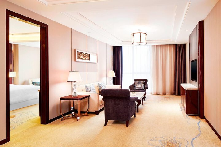 Room 8 of 32