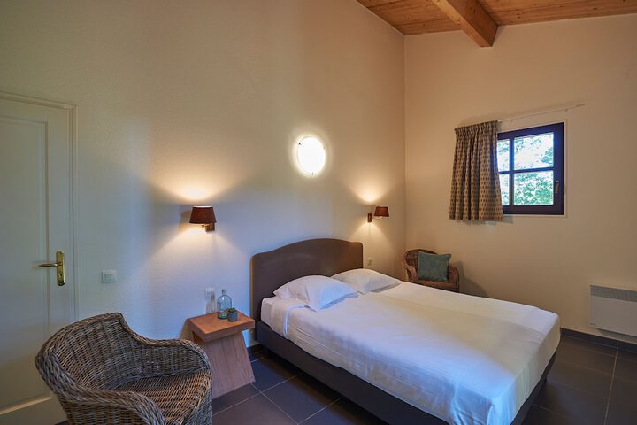 Room 44 of 131