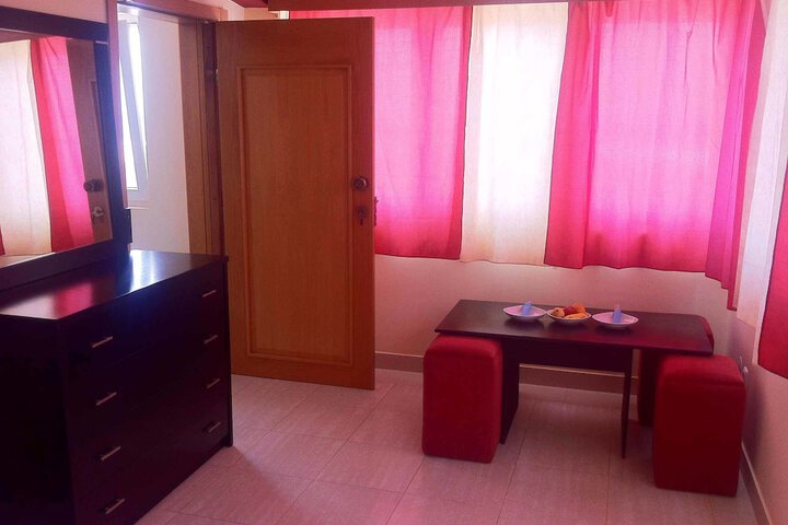 Room 7 of 18
