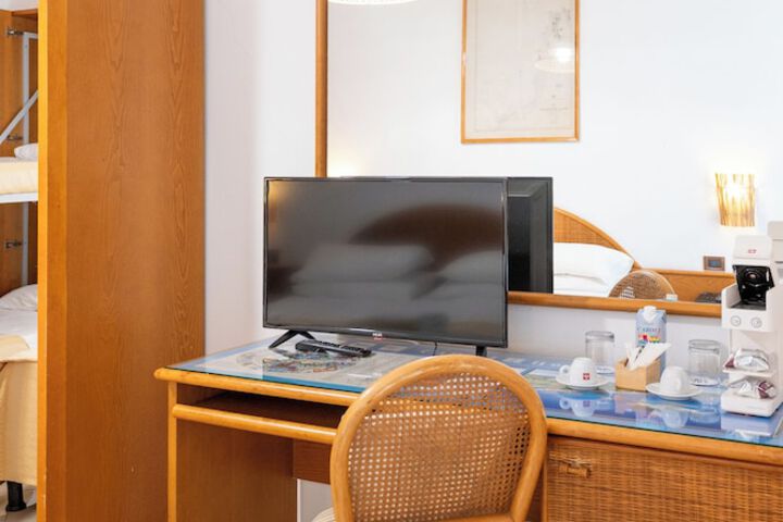 Room 12 of 45