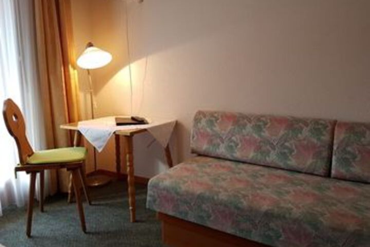 Room 32 of 41
