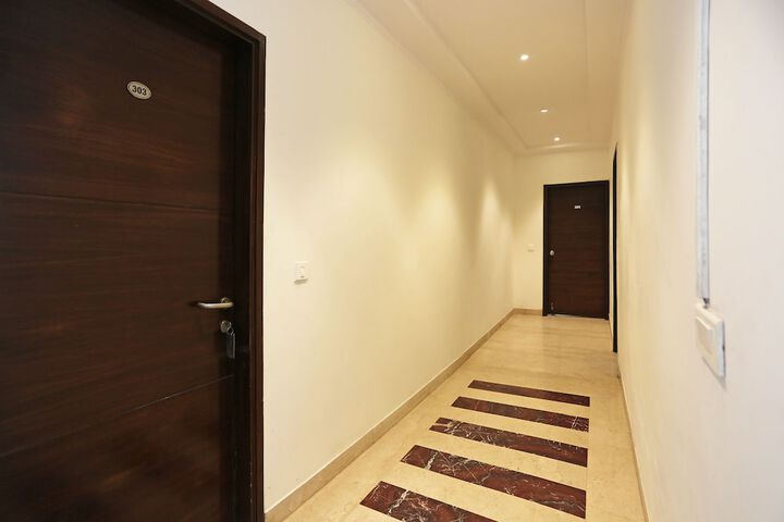 Ballroom/Hall 22 of 24
