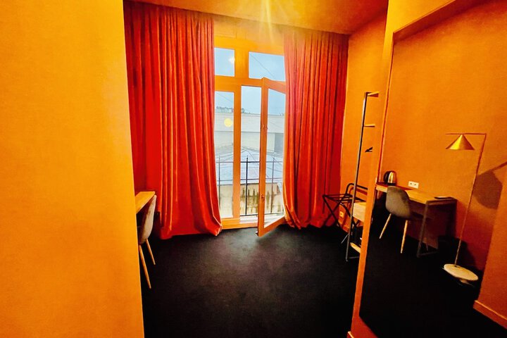 Room 54 of 116