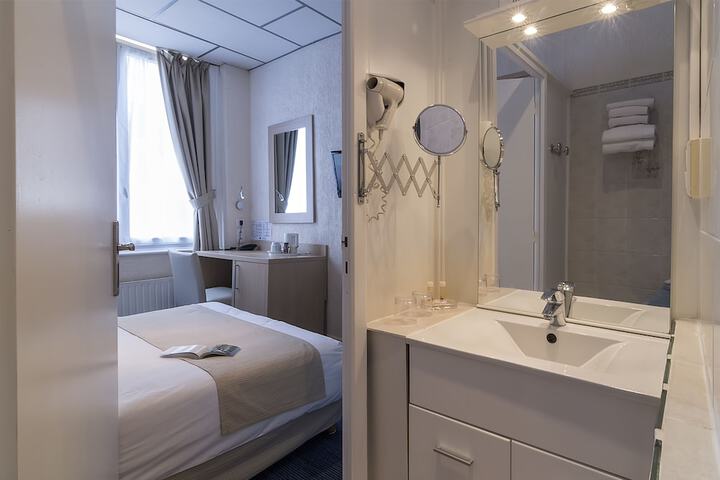 Room 47 of 70