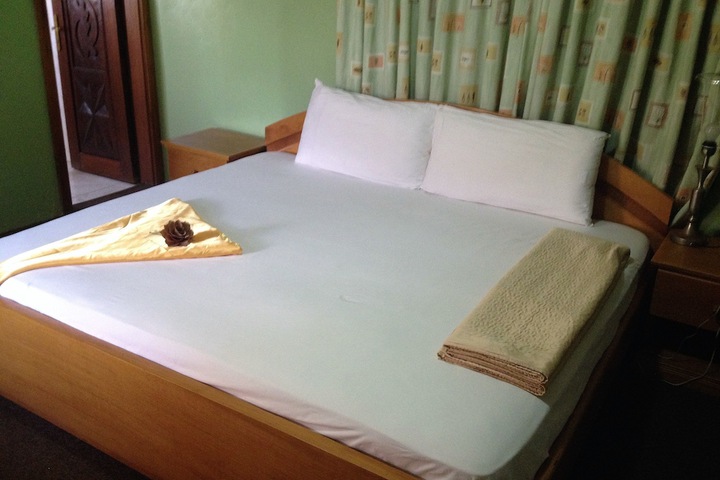 Room 10 of 20