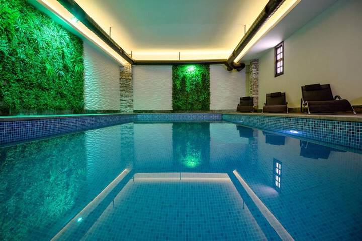Pool 33 of 59