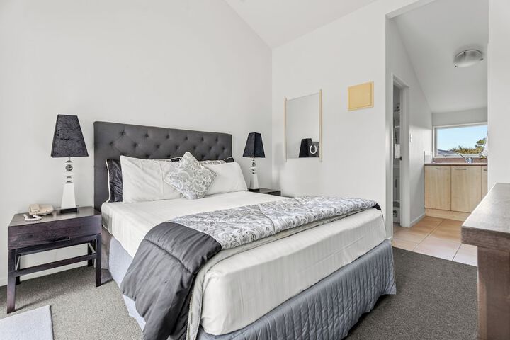 Room 4 of 22