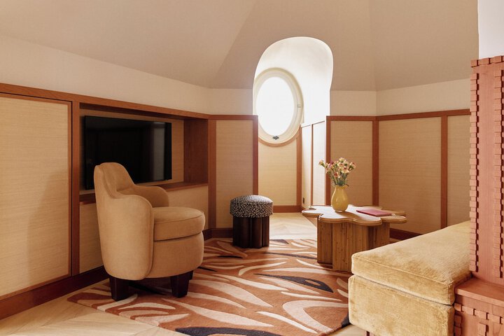 Room 48 of 71