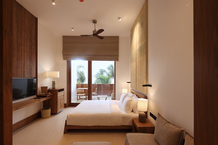 Room 32 of 81