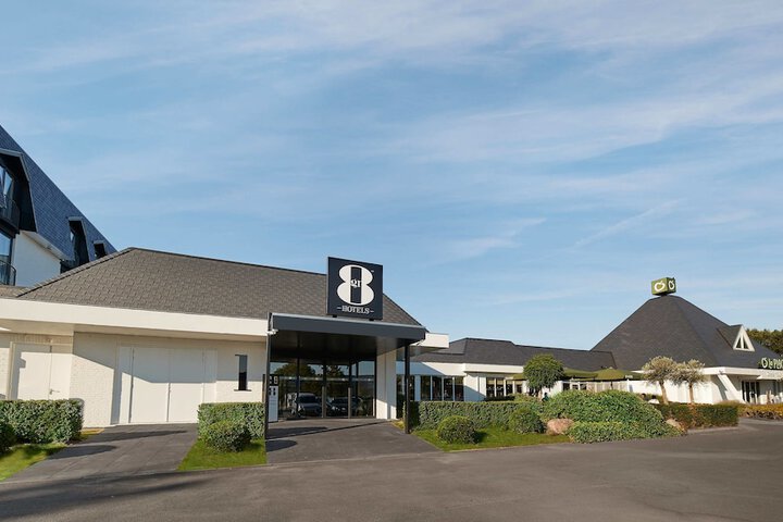 Hotel Entry
