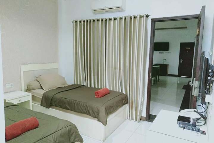 Room 4 of 27