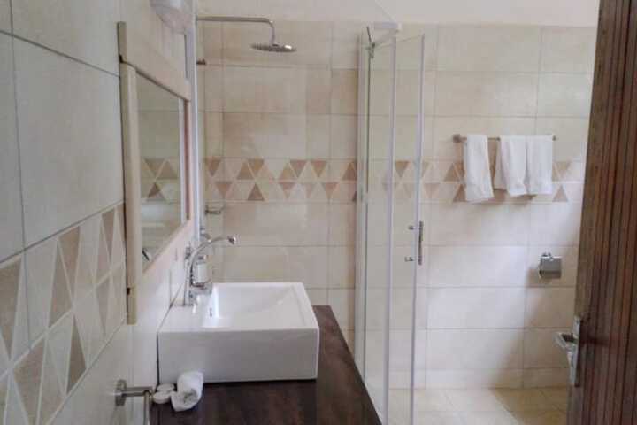 Room 7 of 11