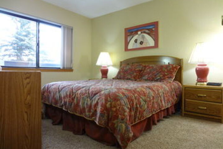 Room 34 of 105