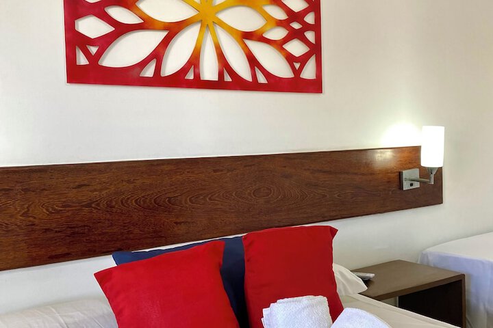 Room 2 of 31