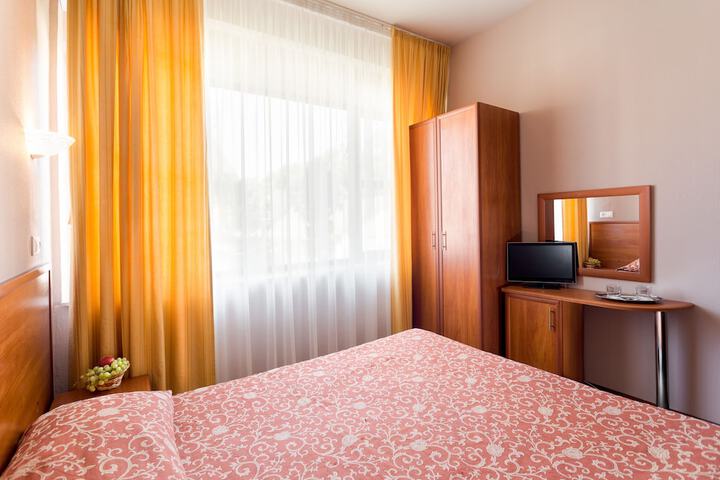 Room 12 of 49