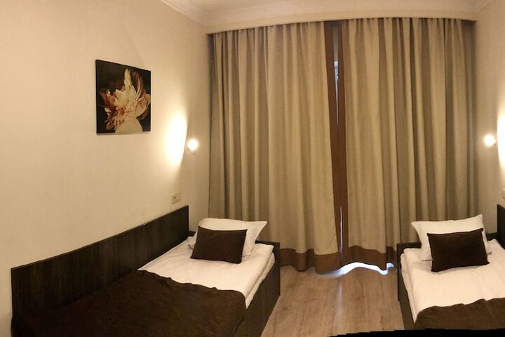 Room 40 of 106