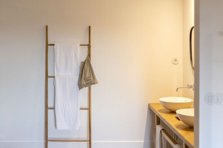 Room 48 of 106