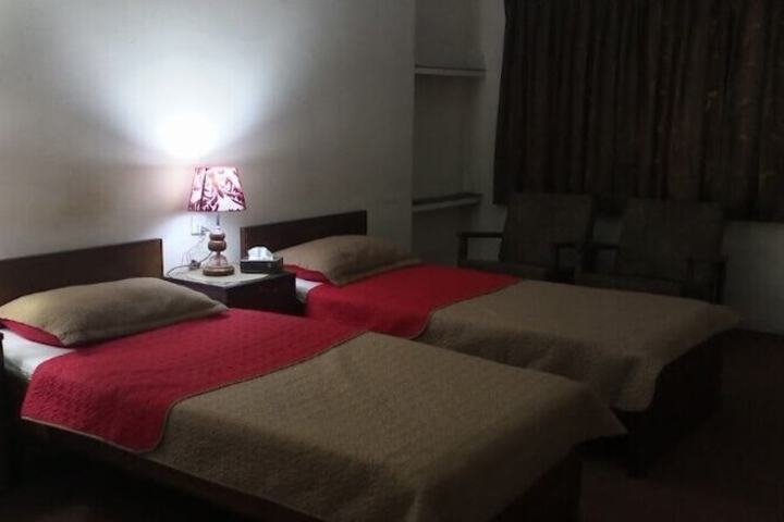 Room 4 of 19