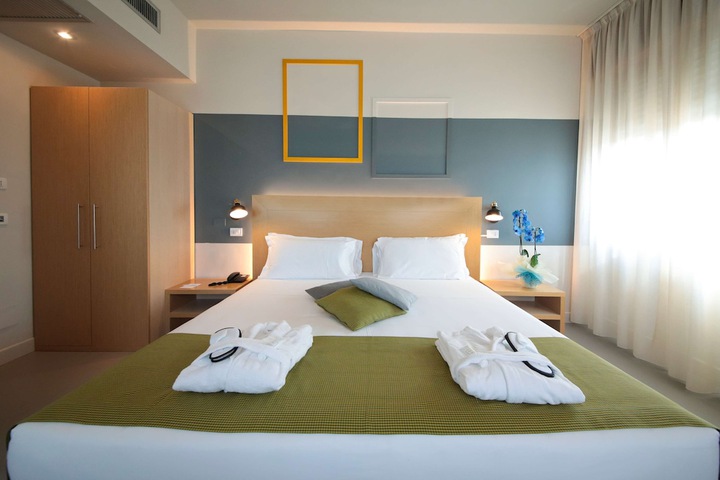 Room 16 of 46
