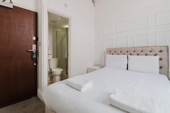 Room 52 of 78