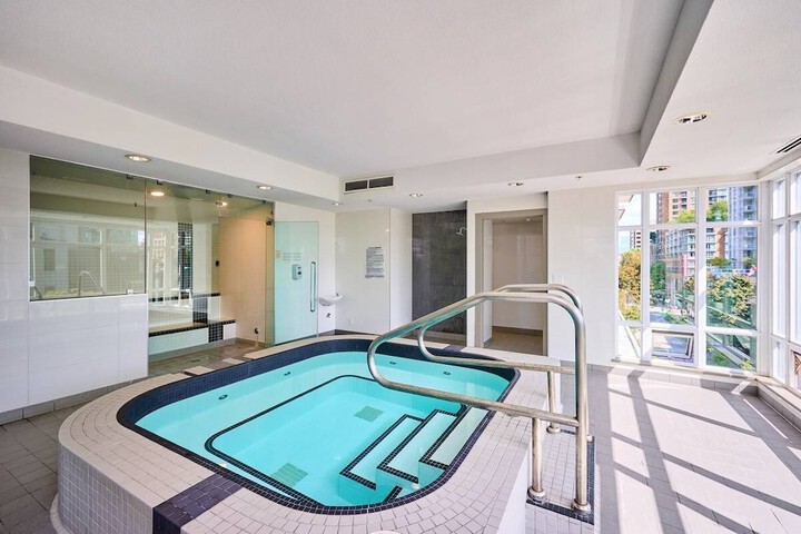 Photo of Modern Corner 2 BR with Spa Pool