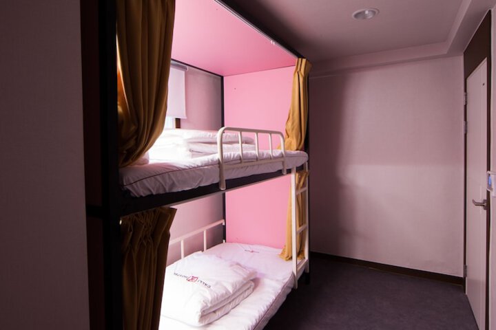 Room 8 of 42