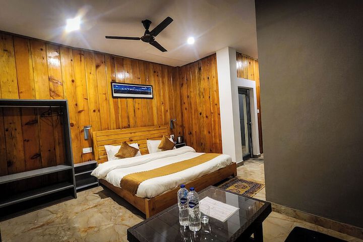 Room 10 of 78
