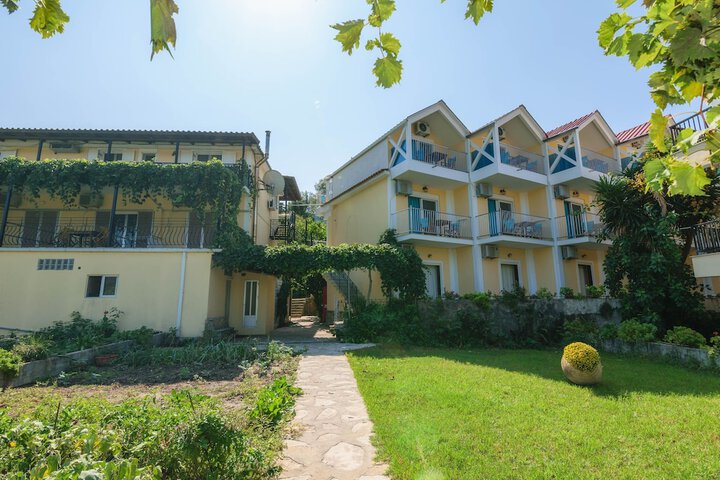 Hotel Exterior 37 of 46