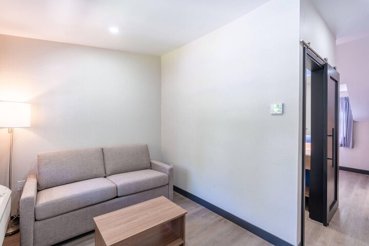 Room 46 of 93