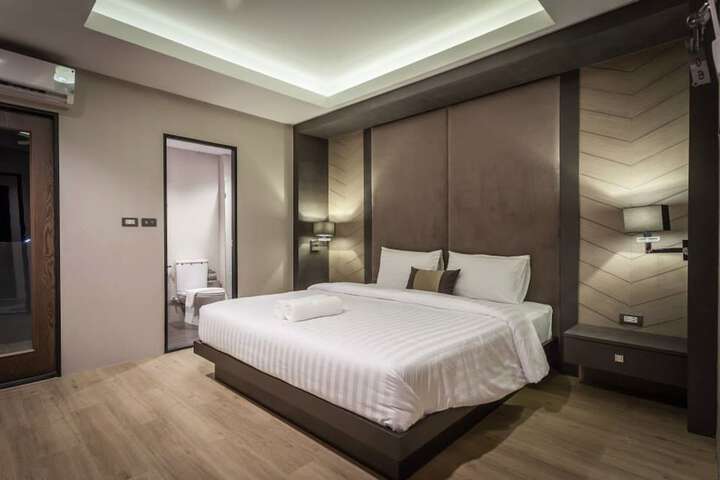 Room 15 of 50