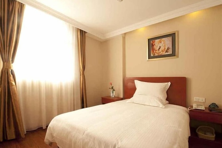 Room 12 of 60
