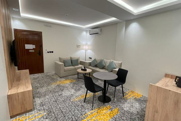 Room 27 of 39