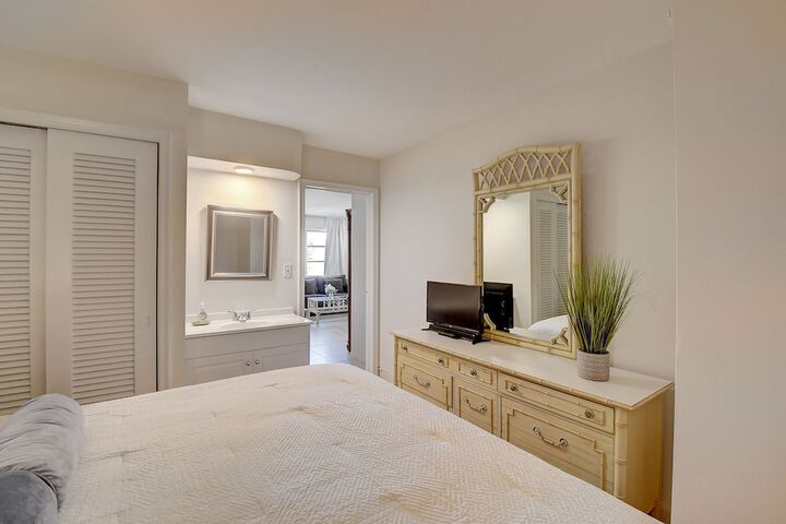 Room 2 of 89