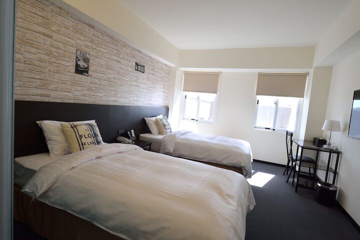 Room 5 of 61