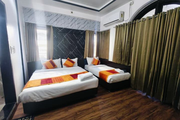 Room 2 of 20
