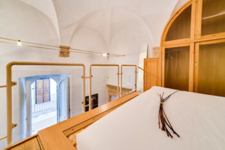 Room 10 of 24