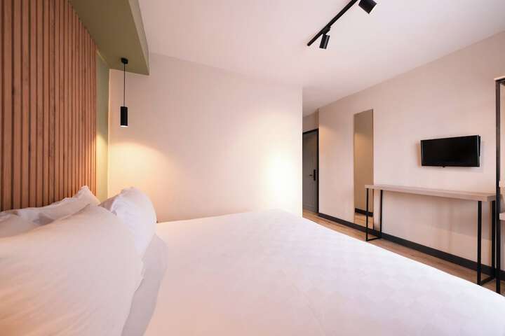 Room 38 of 82