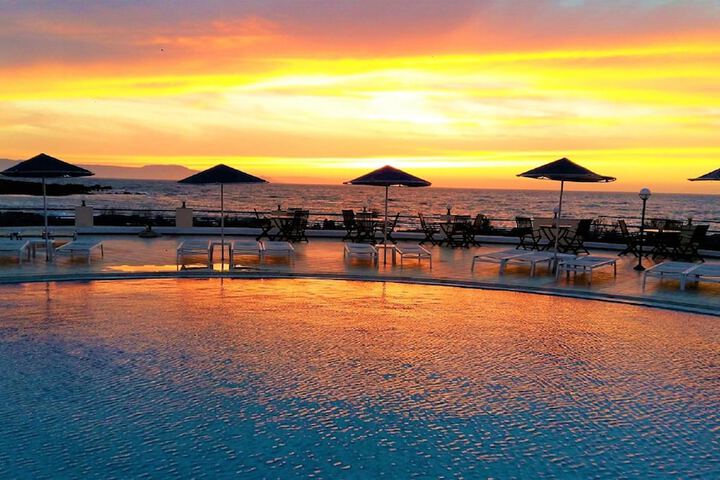 Hotel with Pool
