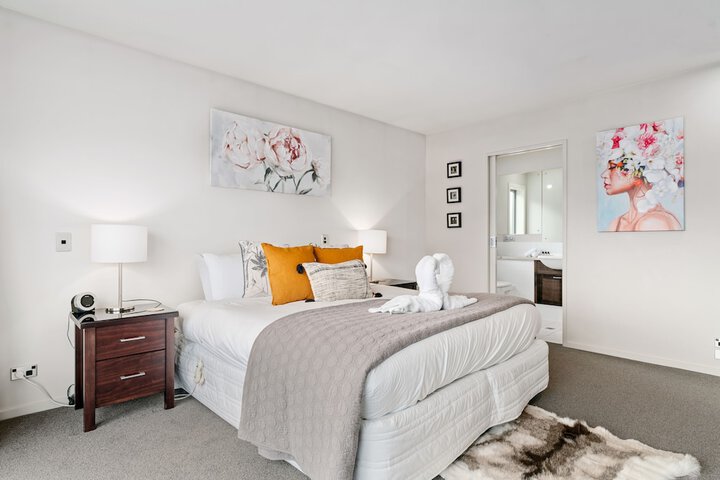Room 2 of 19