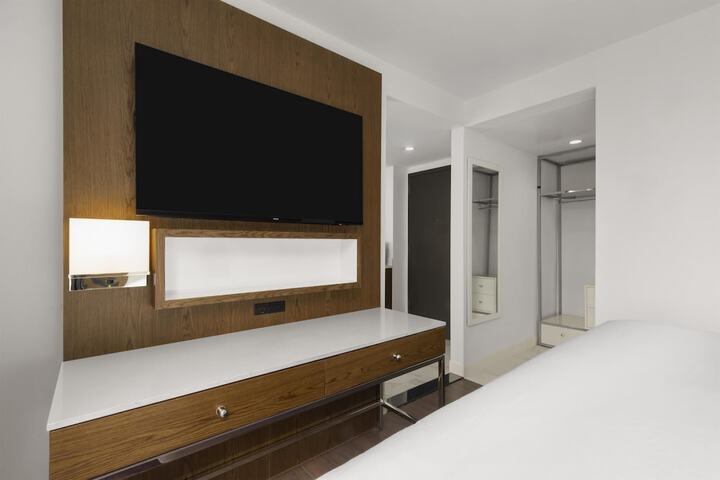 Room 30 of 51