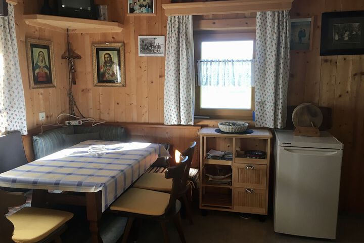 Room 5 of 28