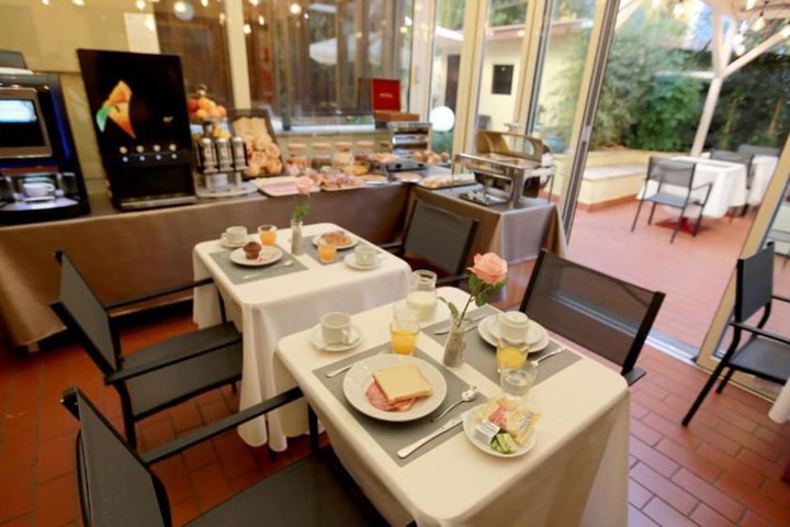 Breakfast/Coffee Service 13 of 26