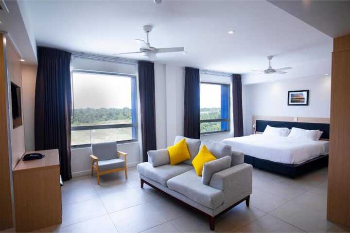 Room 5 of 28