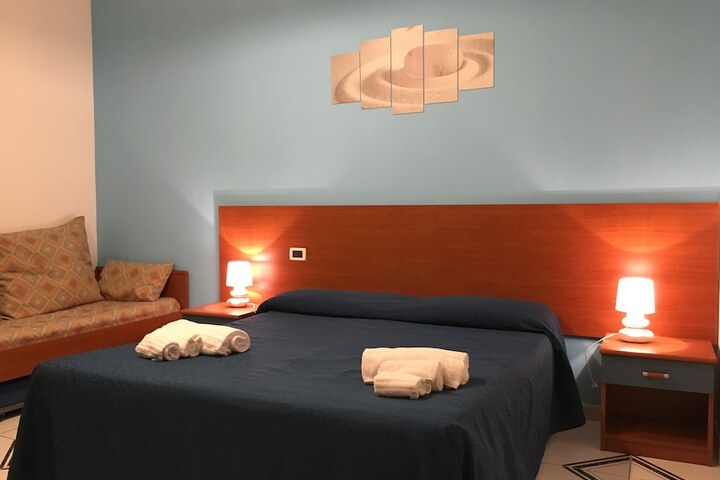 Room 7 of 120