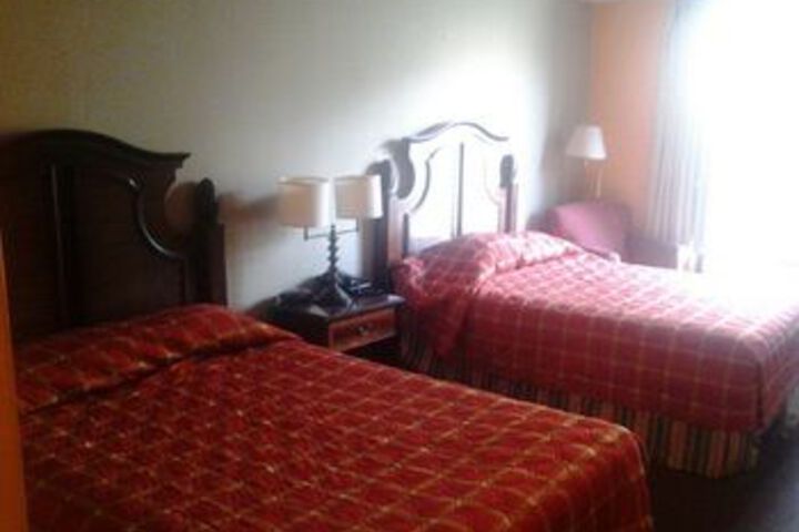 Room 6 of 16