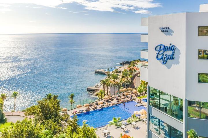 Hotel Pool