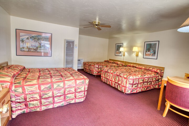 Room 6 of 16