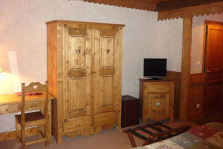 Room 10 of 31