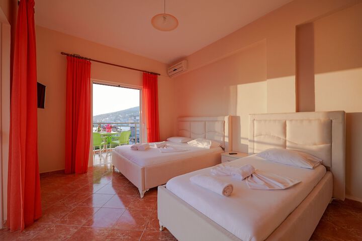 Room 3 of 66