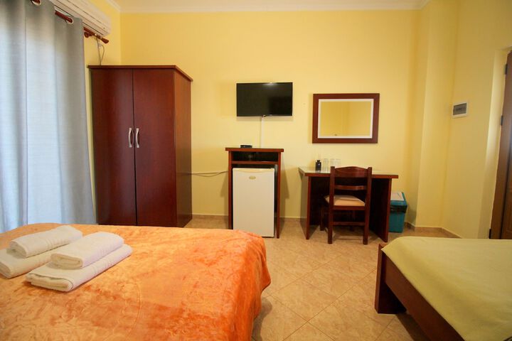 Room 19 of 245